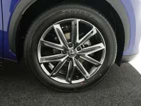 Lexus LBX (2025) thumbnail 6