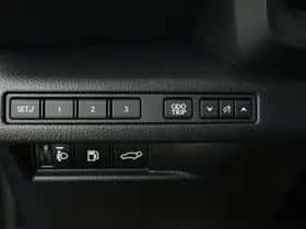 Lexus LBX (2025) thumbnail 10