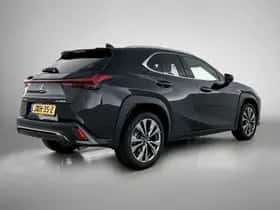 Lexus UX (2025) thumbnail 2