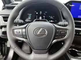 Lexus UX (2025) thumbnail 17