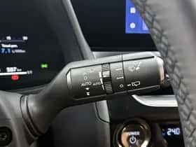 Lexus UX (2025) thumbnail 27