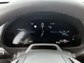 Lexus UX (2025) thumbnail 5