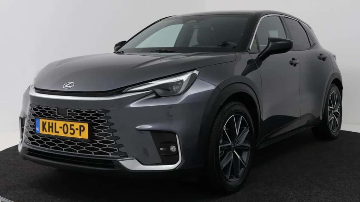 Lexus LBX (2025) — foto 1