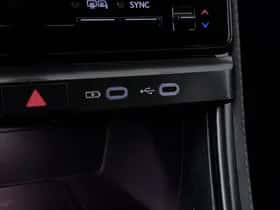 Lexus LBX (2025) thumbnail 18