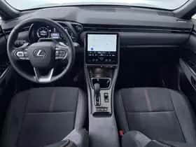 Lexus LBX (2025) thumbnail 28