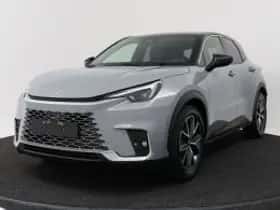 Lexus LBX (2026) thumbnail 2