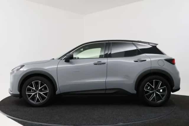 Lexus LBX (2026) thumbnail 3