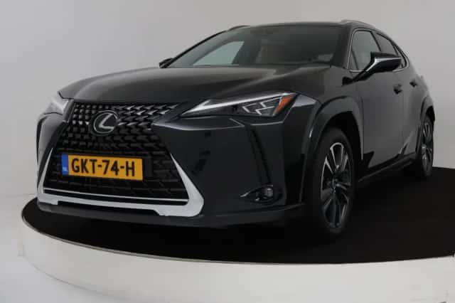 Lexus UX (2024) thumbnail 1