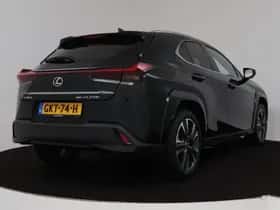 Lexus UX (2024) thumbnail 2