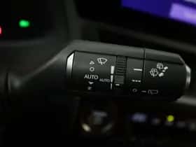 Lexus UX (2024) thumbnail 24