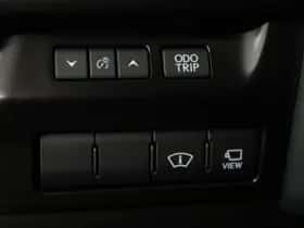 Lexus UX (2024) thumbnail 32