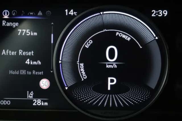 Lexus UX (2024) thumbnail 6