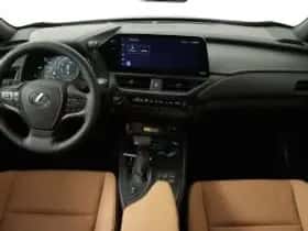 Lexus UX (2024) thumbnail 6