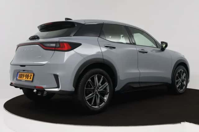 Lexus LBX (2025) thumbnail 2