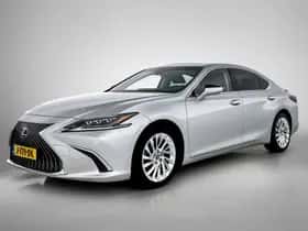 Lexus ES (2020)