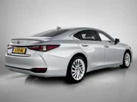 Lexus ES (2020) thumbnail 3