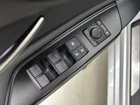 Lexus ES (2020) thumbnail 23