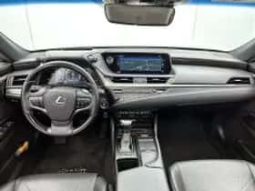 Lexus ES (2020) thumbnail 5