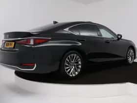 Lexus ES (2025) thumbnail 2