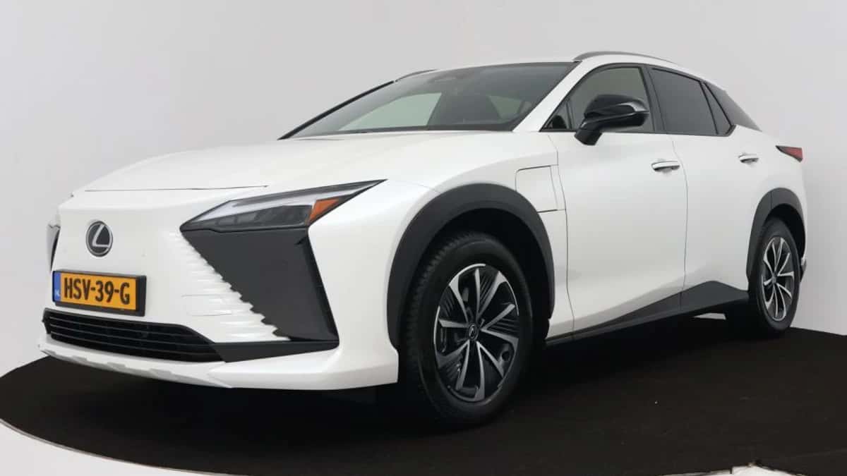 Lexus RZ (2025) — foto 1