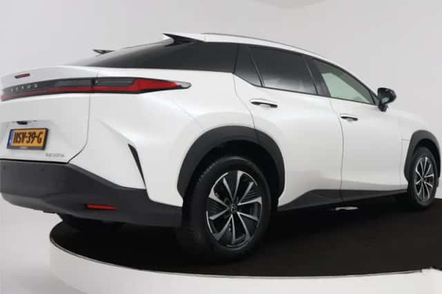 Lexus RZ (2025) thumbnail 2