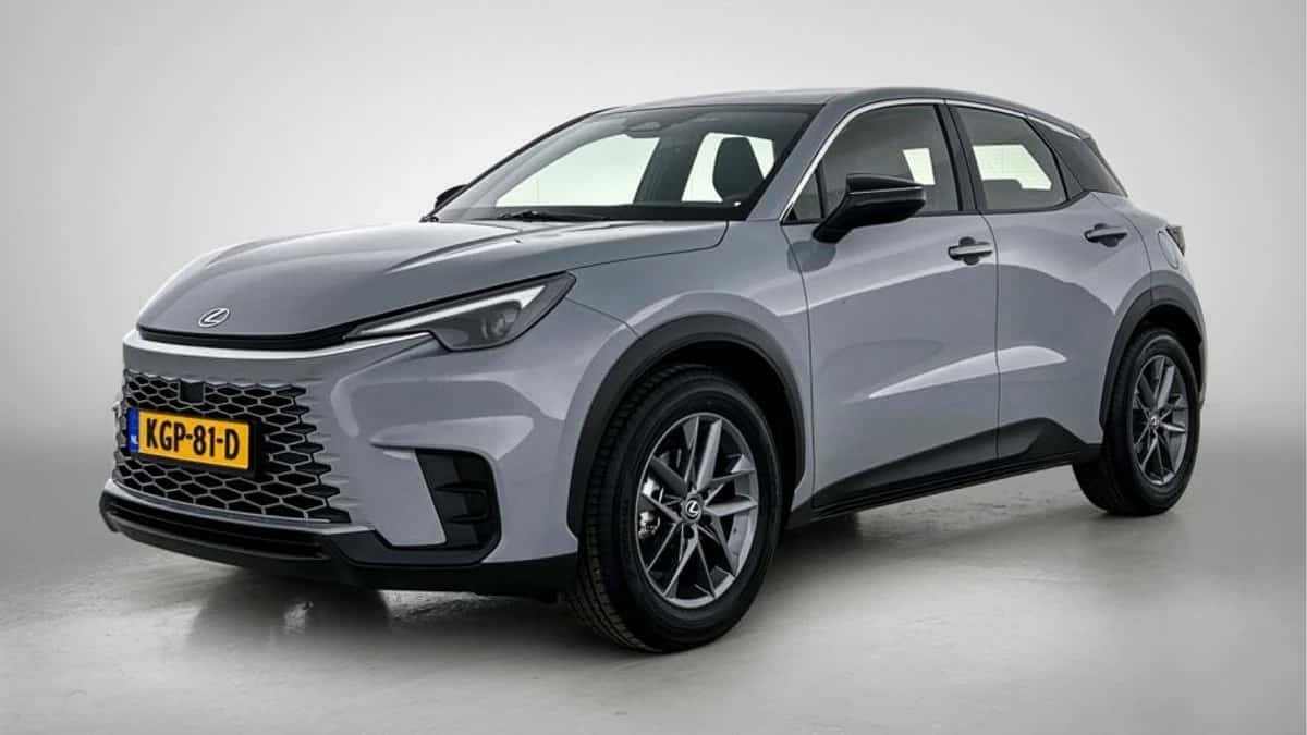 Lexus LBX (2024) — foto 1