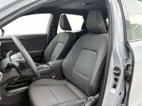 Lexus LBX (2024) thumbnail 15