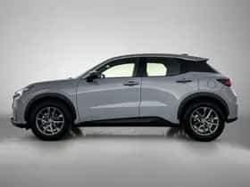 Lexus LBX (2024) thumbnail 3