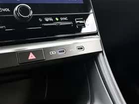Lexus LBX (2024) thumbnail 22