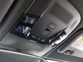 Lexus LBX (2024) thumbnail 23