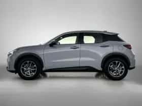 Lexus LBX (2024) thumbnail 4