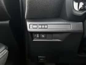 Lexus LBX (2024) thumbnail 32