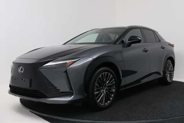 Lexus RZ (2026) thumbnail 1