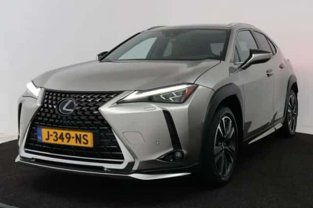 Lexus UX (2020) thumbnail 1