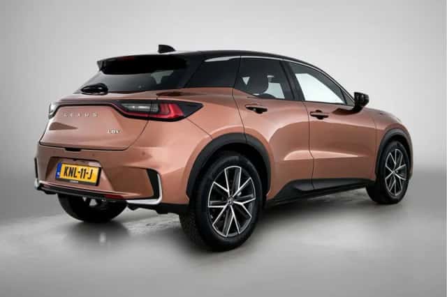 Lexus LBX (2025) thumbnail 2