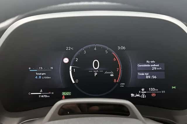 Lexus LBX (2024) thumbnail 5