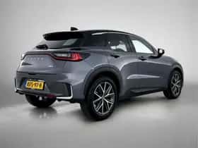Lexus LBX (2024) thumbnail 2