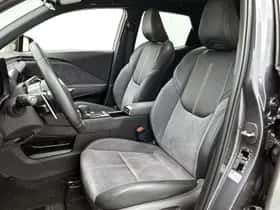 Lexus LBX (2024) thumbnail 15