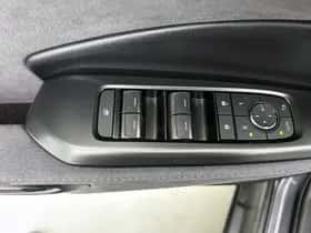 Lexus LBX (2024) thumbnail 22