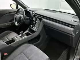 Lexus LBX (2024) thumbnail 6