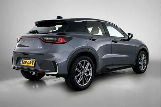 Lexus LBX (2025) thumbnail 2