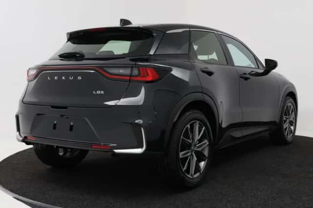 Lexus LBX (2026) thumbnail 2