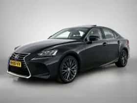 Lexus IS (2020) thumbnail 2