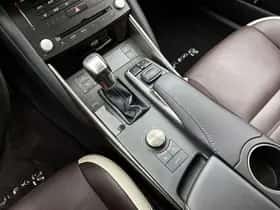 Lexus IS (2020) thumbnail 11