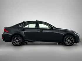 Lexus IS (2020) thumbnail 13
