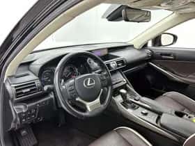 Lexus IS (2020) thumbnail 37
