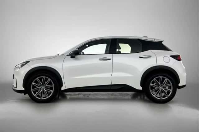 Lexus LBX (2026) thumbnail 3