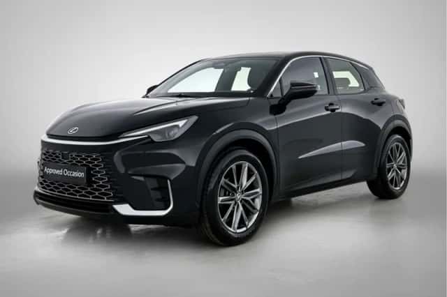 Lexus LBX (2024) thumbnail 1