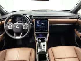 Lexus LBX (2024) thumbnail 4