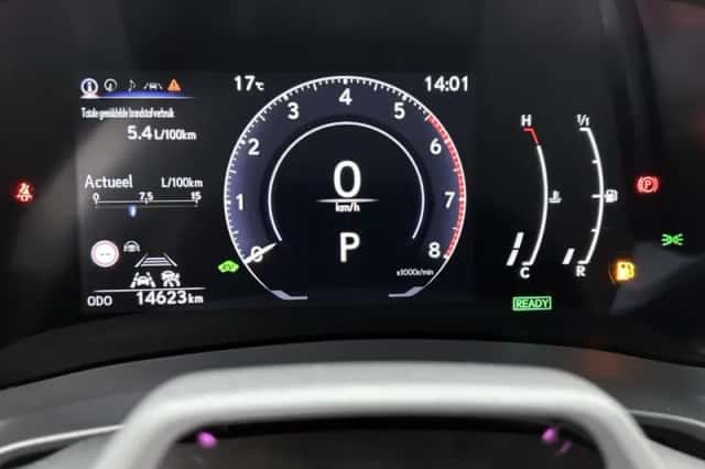 Lexus LBX (2024) thumbnail 5